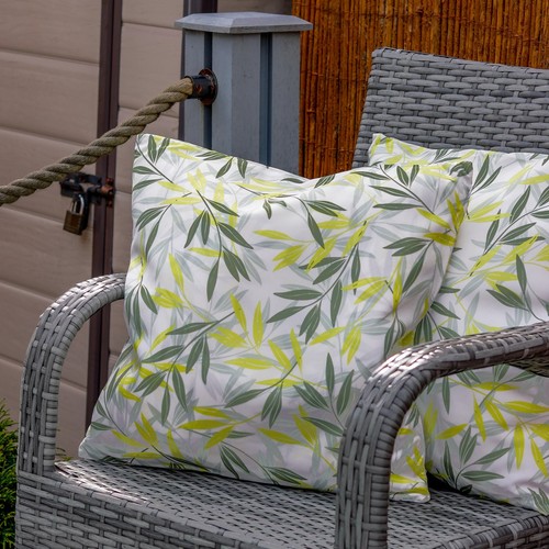 Pack scatter cushions - of, 2